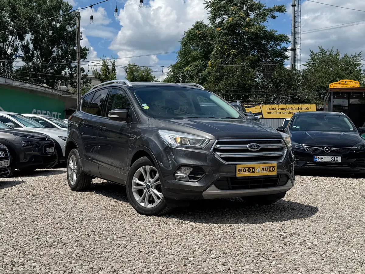 Ford Kuga - fotografia 1