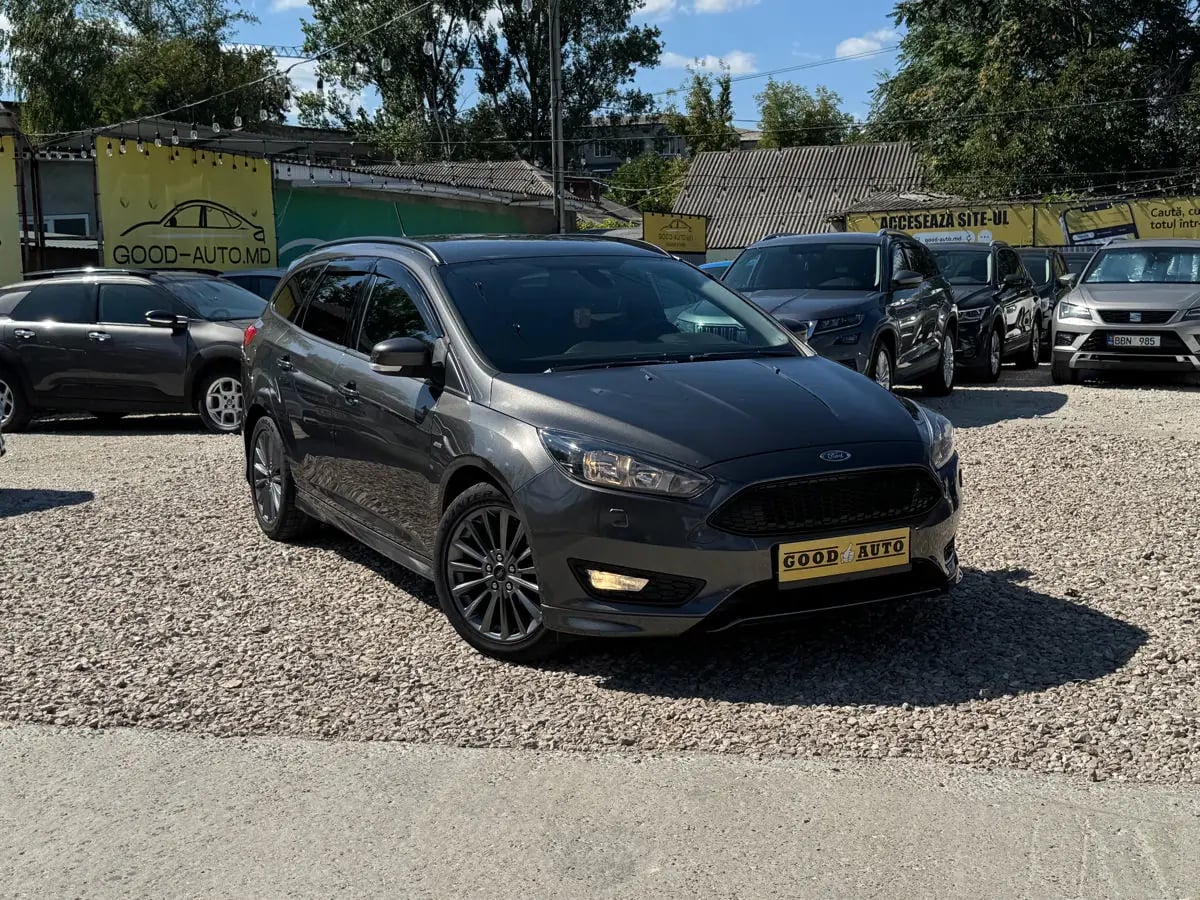 Ford Focus - фото 1