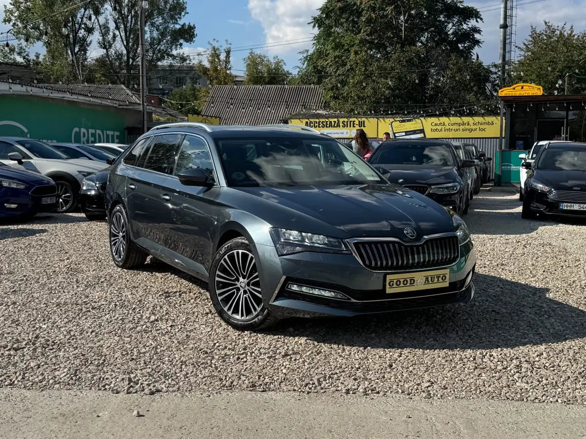 Skoda Superb - fotografia principala