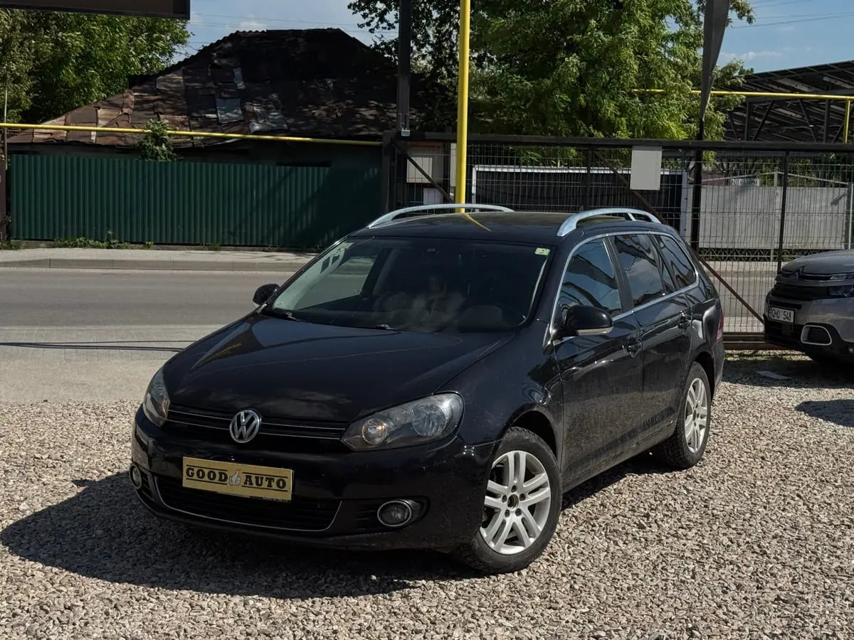 Volkswagen Golf - главное фото
