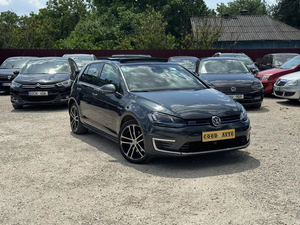 Volkswagen Golf - fotografia principala