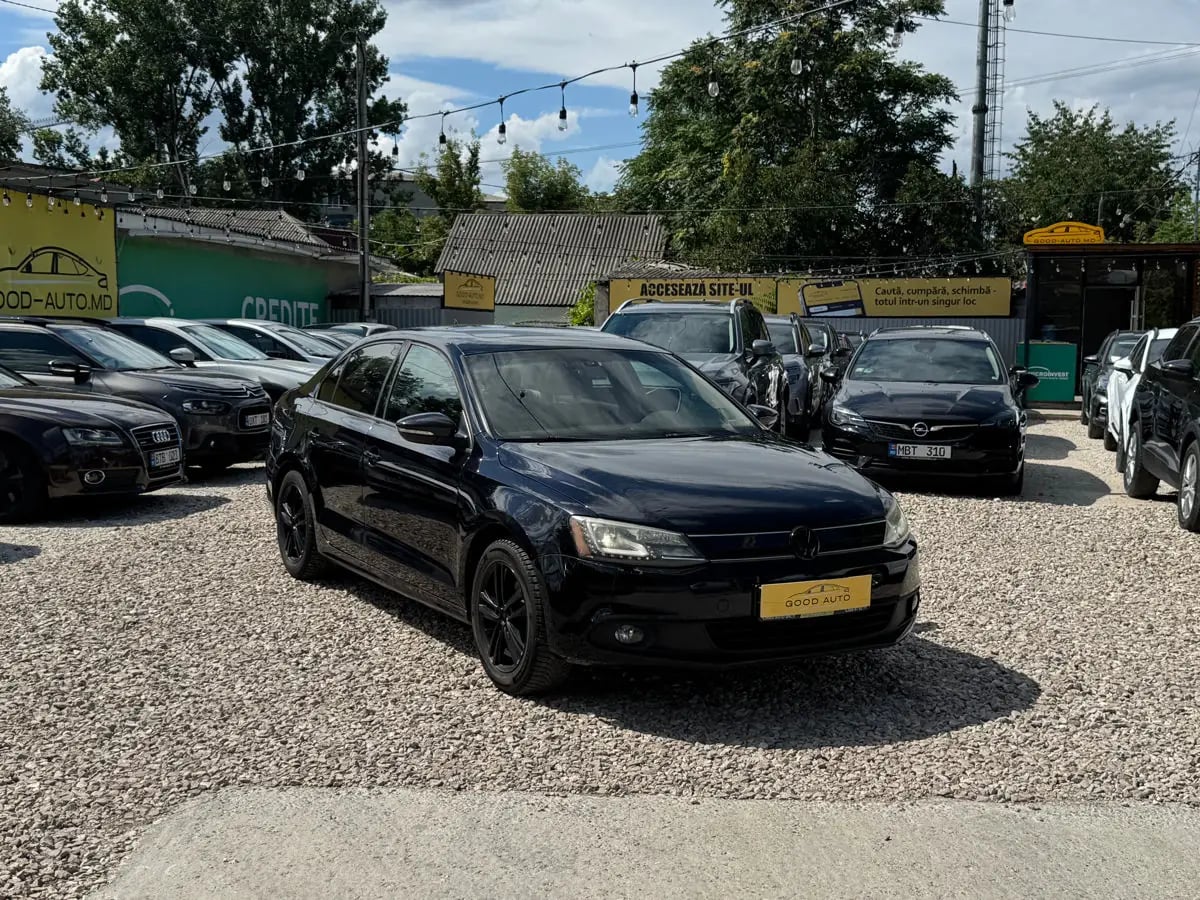 Volkswagen Jetta - главное фото
