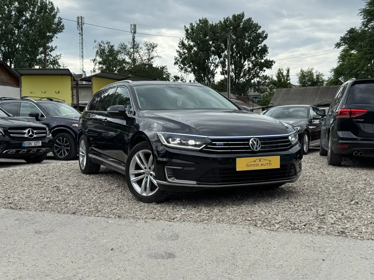 Volkswagen Passat - фото 1