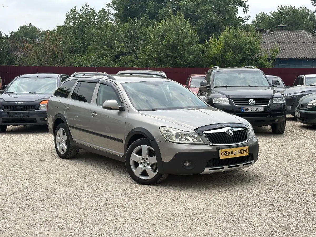 Skoda Octavia - fotografia 1