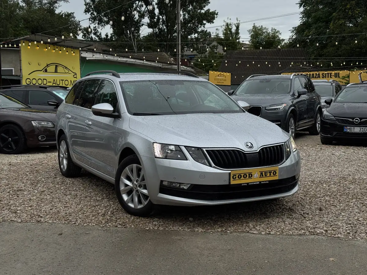 Skoda Octavia - fotografia 1