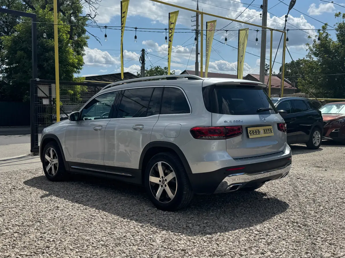 Mercedes GLB
